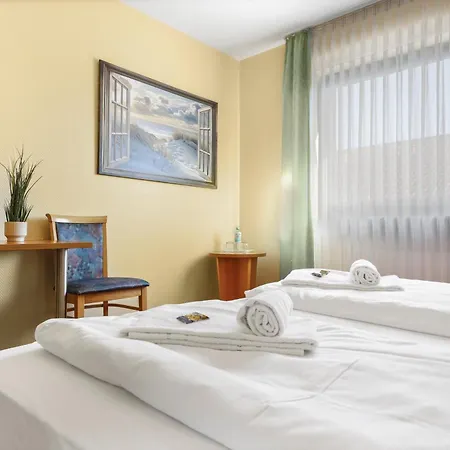 Otel Xzllenz Light, Parken, 24h Digitaler Check In Und Zugang