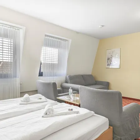 Xzllenz Light, Parken, 24h Digitaler Check In Und Zugang Otel *