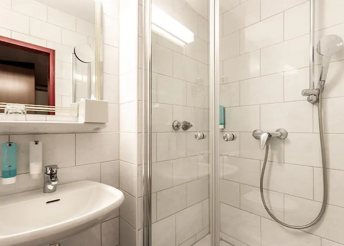 Xzllenz Light, Parken, 24H Digitaler Check In Und Zugang 酒店 欧博尔斯巴赫