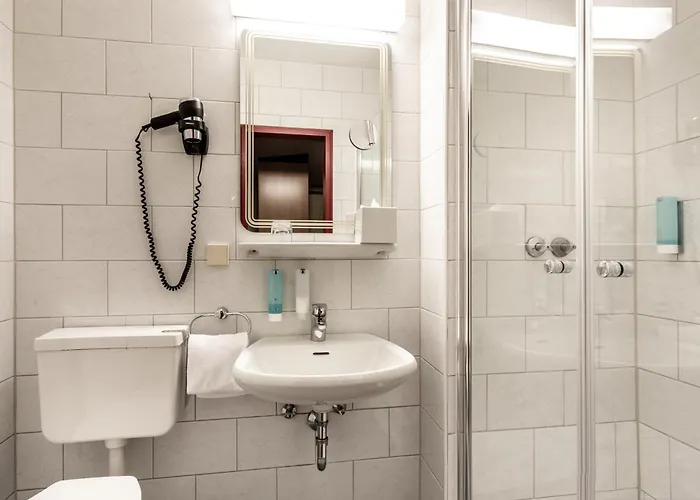 Xzllenz Light, Parken, 24H Digitaler Check In Und Zugang *