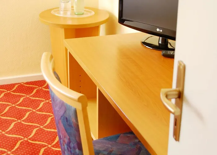 酒店 Xzllenz Light, Parken, 24H Digitaler Check In Und Zugang 欧博尔斯巴赫