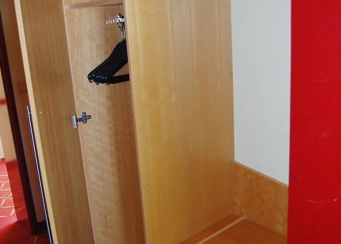 Xzllenz Light, Parken, 24H Digitaler Check In Und Zugang 欧博尔斯巴赫