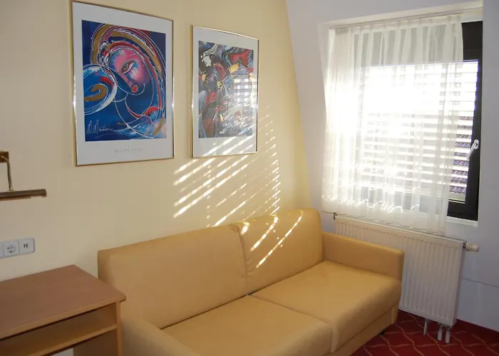 酒店 Xzllenz Light, Parken, 24H Digitaler Check In Und Zugang