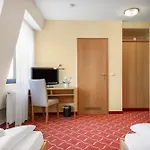 Xzllenz Light, Parken, 24h Digitaler Check In Und Zugang Hotel *