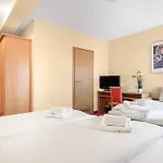 Hotel Xzllenz Light, Parken, 24h Digitaler Check In Und Zugang