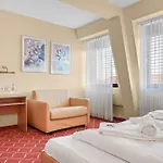 Xzllenz Light, Parken, 24h Digitaler Check In Und Zugang Hotel Oberasbach