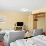 Xzllenz Light, Parken, 24h Digitaler Check In Und Zugang Hotel Oberasbach