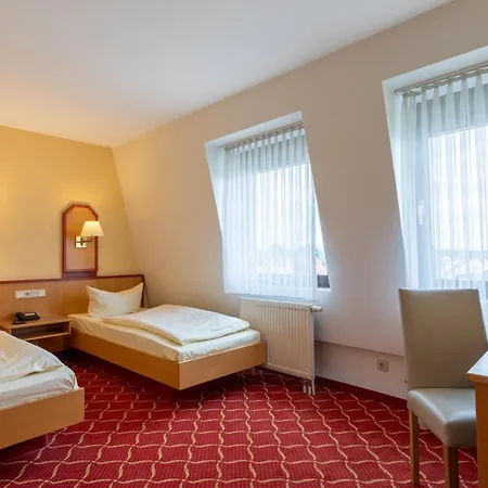 Hotel Xzllenz Light, Parken, 24h Digitaler Check In Und Zugang