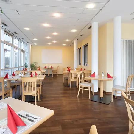 Xzllenz Light, Parken, 24h Digitaler Check In Und Zugang Hotel