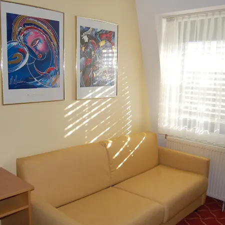 Hotel Xzllenz Light, Parken, 24h Digitaler Check In Und Zugang