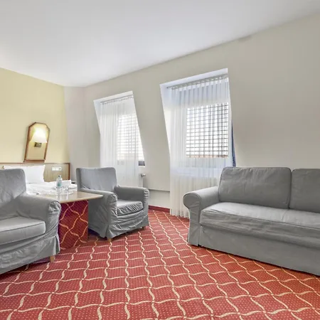 Hotel Xzllenz Light, Parken, 24h Digitaler Check In Und Zugang *