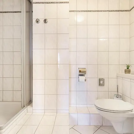 Hotel Xzllenz Light, Parken, 24h Digitaler Check In Und Zugang Oberasbach