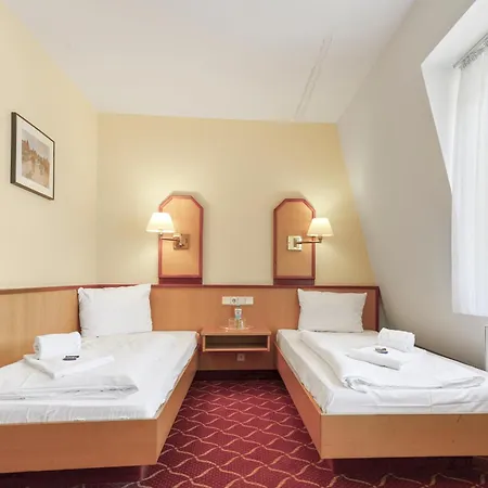 Hotel Xzllenz Light, Parken, 24h Digitaler Check In Und Zugang Oberasbach