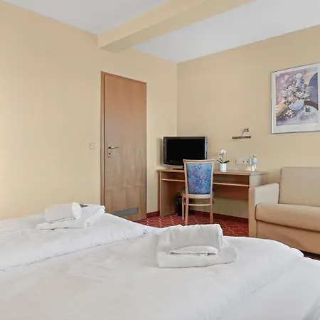 Hotel Xzllenz Light, Parken, 24h Digitaler Check In Und Zugang Oberasbach