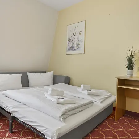 Xzllenz Light, Parken, 24h Digitaler Check In Und Zugang Hotel Oberasbach