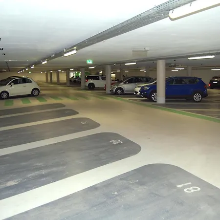 Xzllenz Light, Parken, 24h Digitaler Check In Und Zugang Hotel