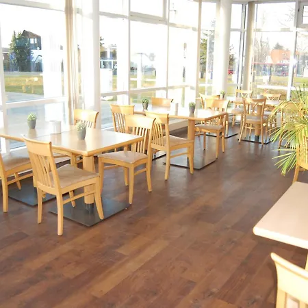 Xzllenz Light, Parken, 24h Digitaler Check In Und Zugang Hotel *