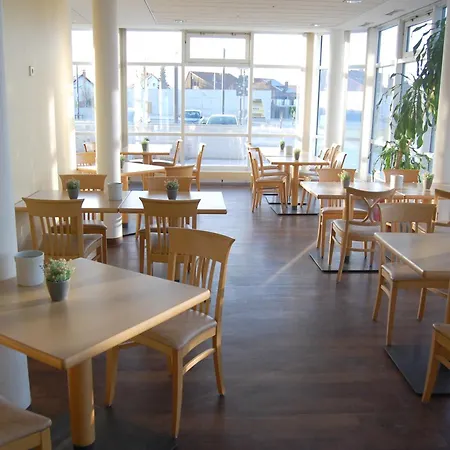Hotel Xzllenz Light, Parken, 24h Digitaler Check In Und Zugang Oberasbach