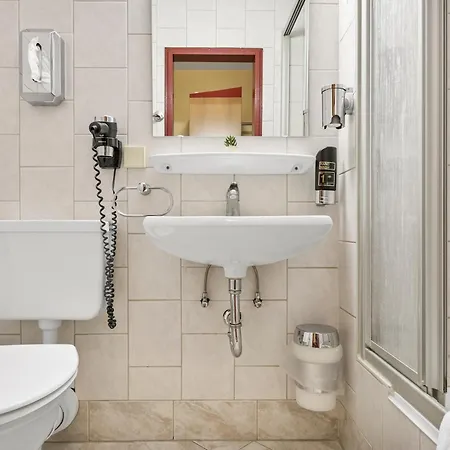 Xzllenz Light, Parken, 24h Digitaler Check In Und Zugang Hotel Oberasbach