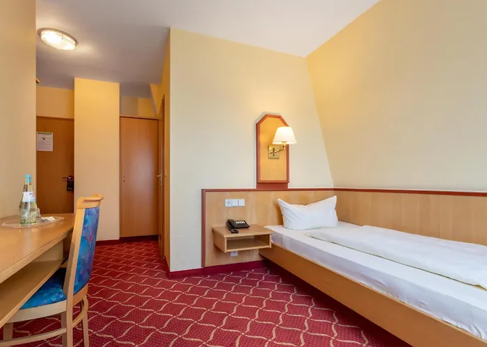 Xzllenz Light Hotell *