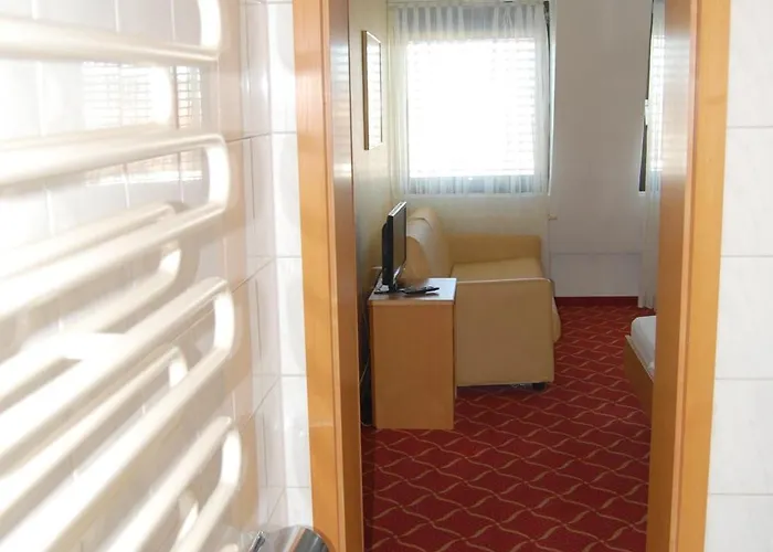 Xzllenz Light Hotell