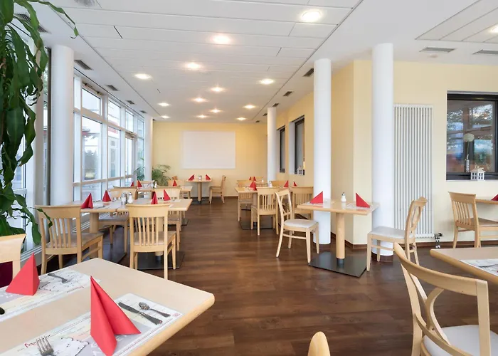 Xzllenz Light, Parken, 24h Digitaler Check In Und Zugang Hotel