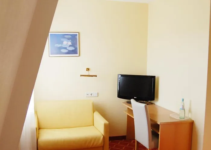 Xzllenz Light, Parken, 24h Digitaler Check In Und Zugang Hotel Oberasbach