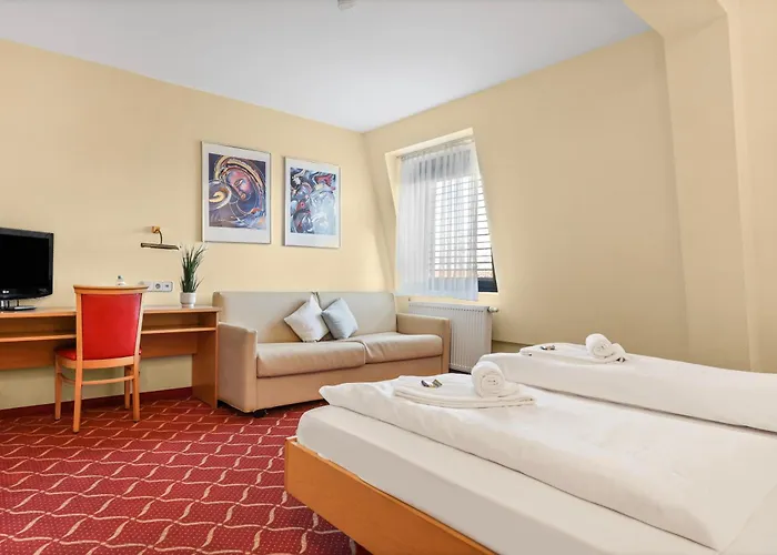 Xzllenz Light, Parken, 24h Digitaler Check In Und Zugang Hotel