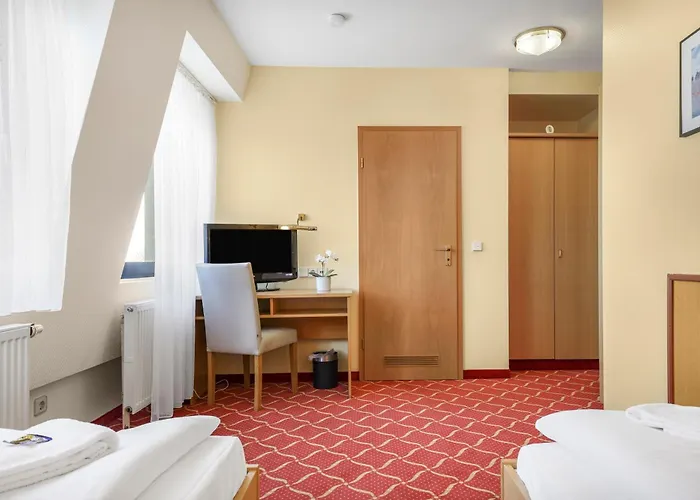 Xzllenz Light, Parken, 24h Digitaler Check In Und Zugang Hotel *