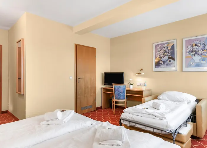 Hotel Xzllenz Light, Parken, 24h Digitaler Check In Und Zugang *