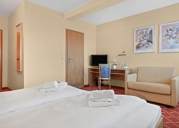 Hotel Xzllenz Light, Parken, 24h Digitaler Check In Und Zugang Oberasbach