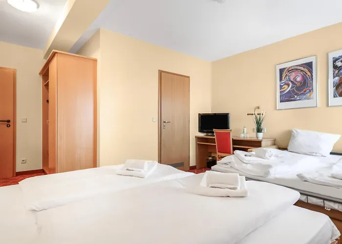 Hotel Xzllenz Light, Parken, 24h Digitaler Check In Und Zugang