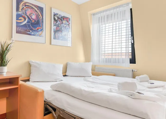 Hotel Xzllenz Light, Parken, 24h Digitaler Check In Und Zugang