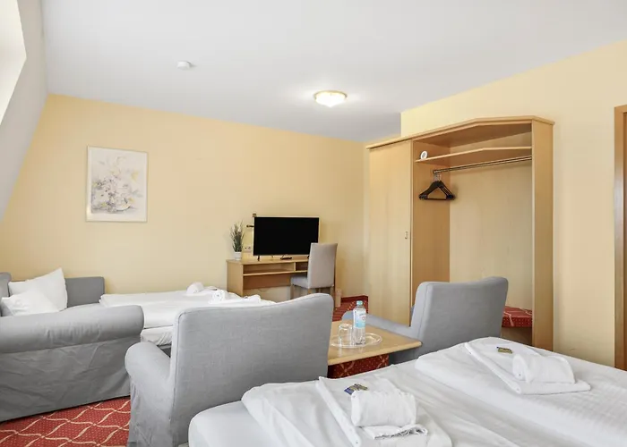 Xzllenz Light, Parken, 24h Digitaler Check In Und Zugang Hotel Oberasbach